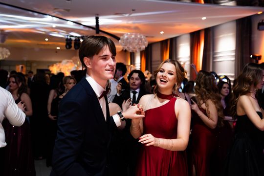 Studniówka IV Liceum Ogólnokształcącego im. dr. Tytusa Chałubińskiego w Radomiu (zdjęcia)