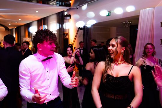 Studniówka IV Liceum Ogólnokształcącego im. dr. Tytusa Chałubińskiego w Radomiu (zdjęcia)