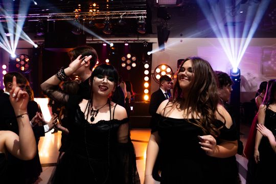 Studniówka IV Liceum Ogólnokształcącego im. dr. Tytusa Chałubińskiego w Radomiu (zdjęcia)