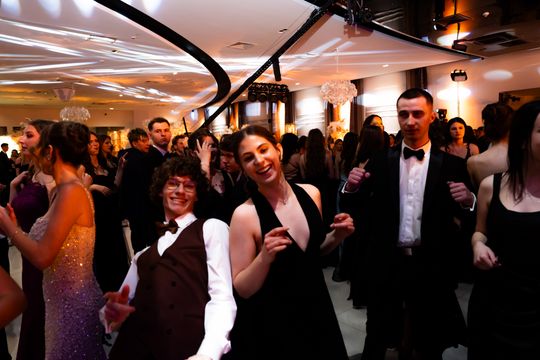 Studniówka IV Liceum Ogólnokształcącego im. dr. Tytusa Chałubińskiego w Radomiu (zdjęcia)