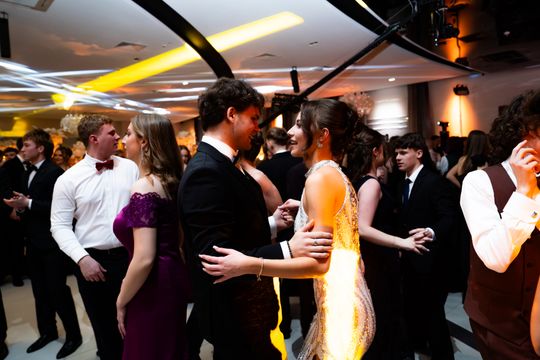 Studniówka IV Liceum Ogólnokształcącego im. dr. Tytusa Chałubińskiego w Radomiu (zdjęcia)