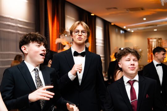 Studniówka IV Liceum Ogólnokształcącego im. dr. Tytusa Chałubińskiego w Radomiu (zdjęcia)