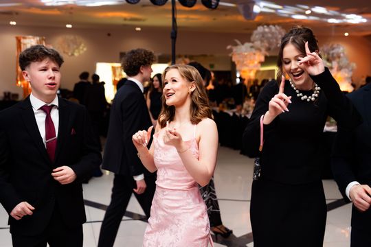 Studniówka IV Liceum Ogólnokształcącego im. dr. Tytusa Chałubińskiego w Radomiu (zdjęcia)