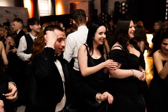 Studniówka IV Liceum Ogólnokształcącego im. dr. Tytusa Chałubińskiego w Radomiu (zdjęcia)