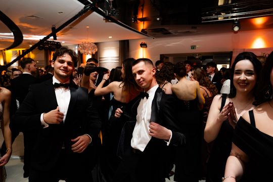 Studniówka IV Liceum Ogólnokształcącego im. dr. Tytusa Chałubińskiego w Radomiu (zdjęcia)