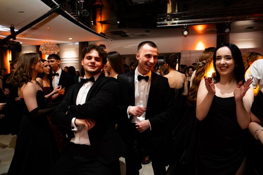 Studniówka IV Liceum Ogólnokształcącego im. dr. Tytusa Chałubińskiego w Radomiu (zdjęcia)