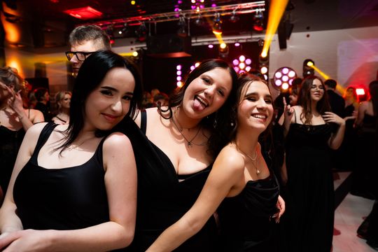 Studniówka IV Liceum Ogólnokształcącego im. dr. Tytusa Chałubińskiego w Radomiu (zdjęcia)