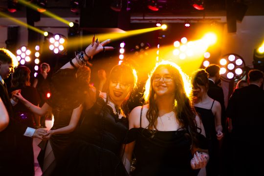 Studniówka IV Liceum Ogólnokształcącego im. dr. Tytusa Chałubińskiego w Radomiu (zdjęcia)