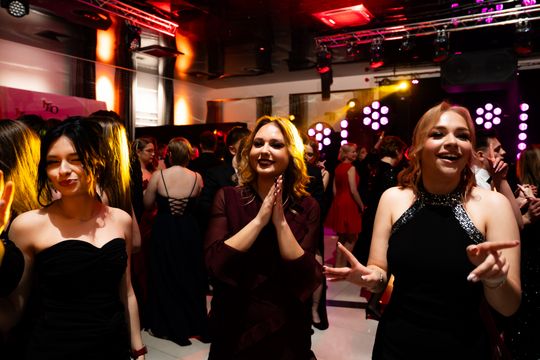 Studniówka IV Liceum Ogólnokształcącego im. dr. Tytusa Chałubińskiego w Radomiu (zdjęcia)