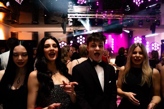 Studniówka IV Liceum Ogólnokształcącego im. dr. Tytusa Chałubińskiego w Radomiu (zdjęcia)