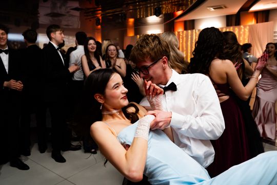 Studniówka IV Liceum Ogólnokształcącego im. dr. Tytusa Chałubińskiego w Radomiu (zdjęcia)