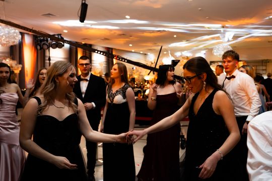 Studniówka IV Liceum Ogólnokształcącego im. dr. Tytusa Chałubińskiego w Radomiu (zdjęcia)