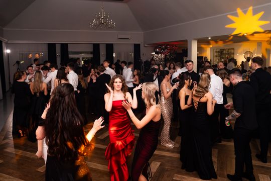 Studniówka Liceum Ogólnokształcącego im. M. Dąbrowskiej w Pionkach (zdjęcia)