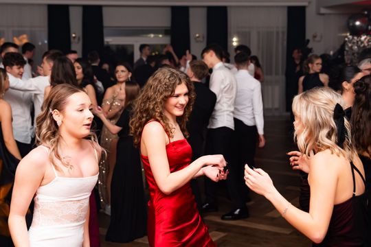 Studniówka Liceum Ogólnokształcącego im. M. Dąbrowskiej w Pionkach (zdjęcia)