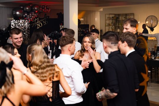 Studniówka Liceum Ogólnokształcącego im. M. Dąbrowskiej w Pionkach (zdjęcia)