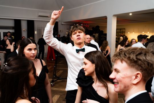 Studniówka Liceum Ogólnokształcącego im. M. Dąbrowskiej w Pionkach (zdjęcia)