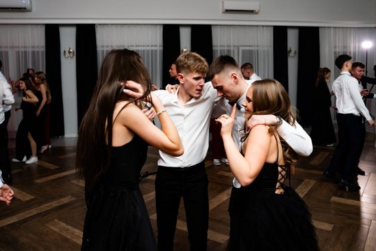 Studniówka Liceum Ogólnokształcącego im. M. Dąbrowskiej w Pionkach (zdjęcia)