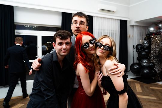 Studniówka Liceum Ogólnokształcącego im. M. Dąbrowskiej w Pionkach (zdjęcia)