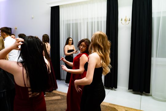 Studniówka Liceum Ogólnokształcącego im. M. Dąbrowskiej w Pionkach (zdjęcia)