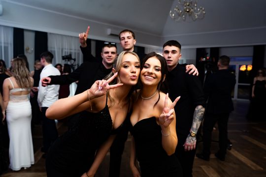 Studniówka Liceum Ogólnokształcącego im. M. Dąbrowskiej w Pionkach (zdjęcia)