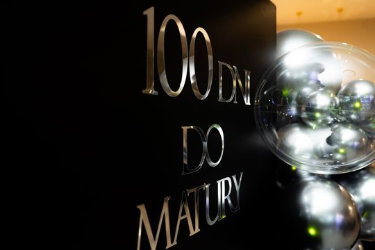 Studniówka Liceum Ogólnokształcącego im. M. Dąbrowskiej w Pionkach (zdjęcia)