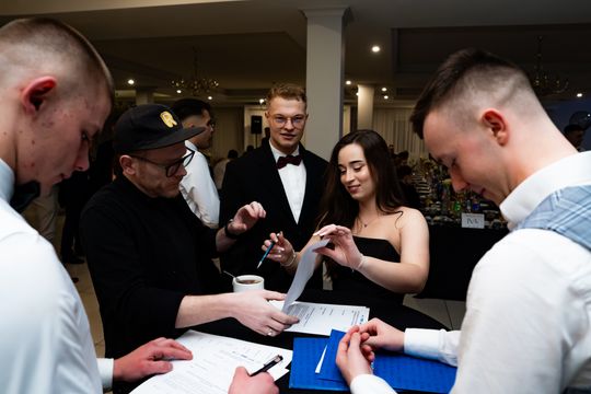 Studniówka Liceum Ogólnokształcącego im. M. Dąbrowskiej w Pionkach (zdjęcia)