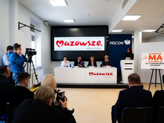 Konferencja prasowa dot. inwestycji samorządu województwa w regionie radomskim w 2026 roku (zdjęcia)