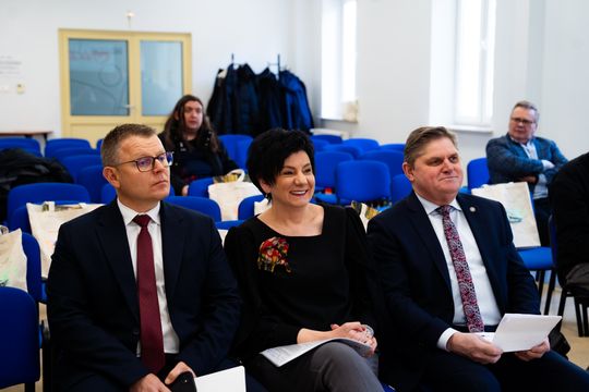 Konferencja prasowa dot. inwestycji samorządu województwa w regionie radomskim w 2026 roku (zdjęcia)