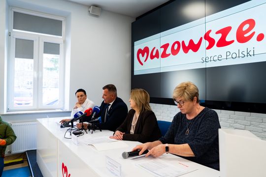 Konferencja prasowa dot. inwestycji samorządu województwa w regionie radomskim w 2026 roku (zdjęcia)