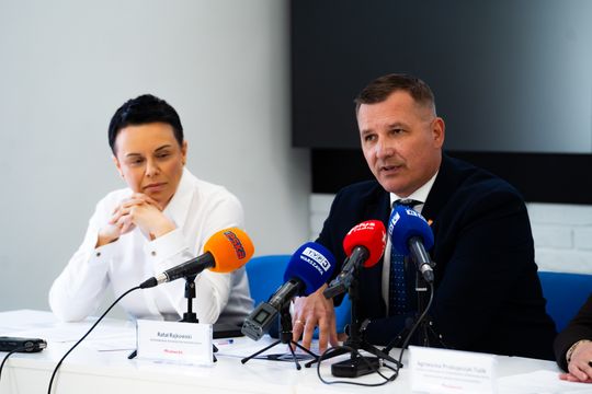 Konferencja prasowa dot. inwestycji samorządu województwa w regionie radomskim w 2026 roku (zdjęcia)