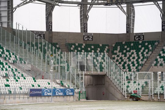 Ostatnie prace na sektorze dla gości na stadionie przy Struga (zdjęcia) Ostatnie prace na sektorze dla gości na stadionie przy Struga (zdjęcia)