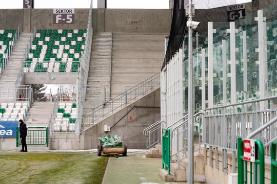 Ostatnie prace na sektorze dla gości na stadionie przy Struga (zdjęcia)