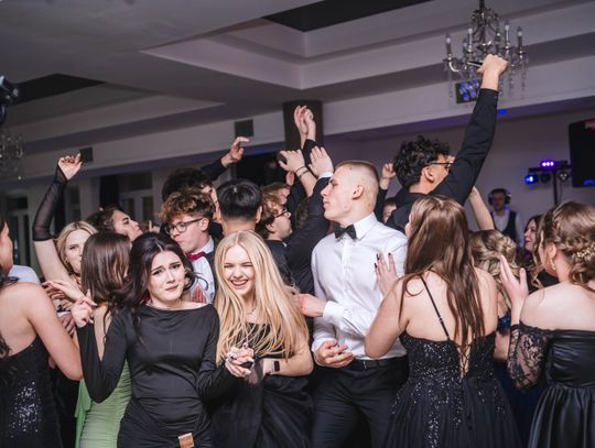 Studniówki 2026: X LO z Oddziałami Integracyjnymi im. Stanisława Konarskiego (zdjęcia)