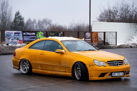 Charytatywny Drift Show na terenie E.Leclerc Radom (zdjęcia)