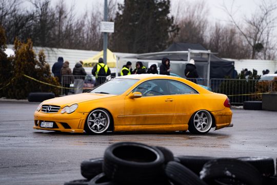 Charytatywny Drift Show na terenie E.Leclerc Radom (zdjęcia)