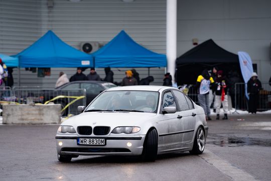 Charytatywny Drift Show na terenie E.Leclerc Radom (zdjęcia)