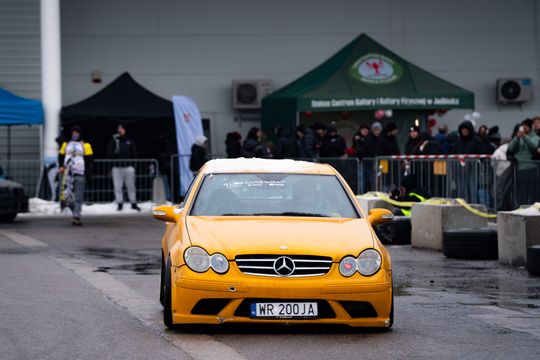 Charytatywny Drift Show na terenie E.Leclerc Radom (zdjęcia)