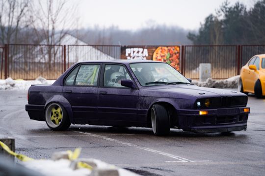 Charytatywny Drift Show na terenie E.Leclerc Radom (zdjęcia)