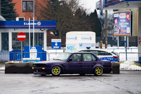 Charytatywny Drift Show na terenie E.Leclerc Radom (zdjęcia)