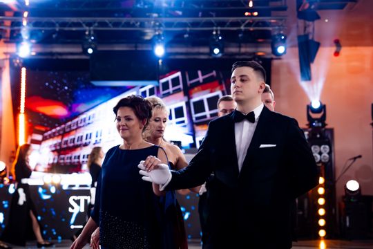 Studniówka Zespołu Szkół Ekonomicznych (zdjęcia)