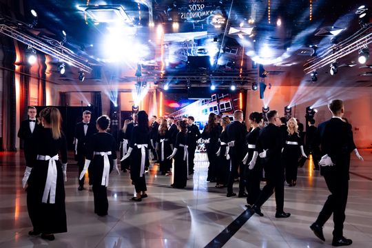 Studniówka Zespołu Szkół Ekonomicznych (zdjęcia)