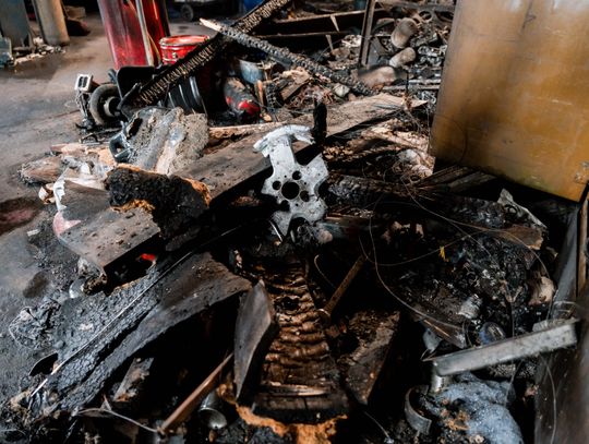 Warsztat w Milejowicach po pożarze (zdjęcia)