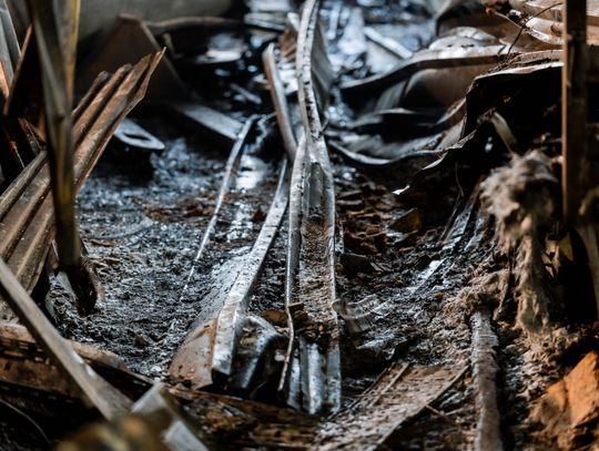 Warsztat w Milejowicach po pożarze (zdjęcia)