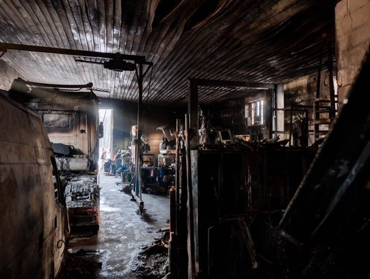 Warsztat w Milejowicach po pożarze (zdjęcia)