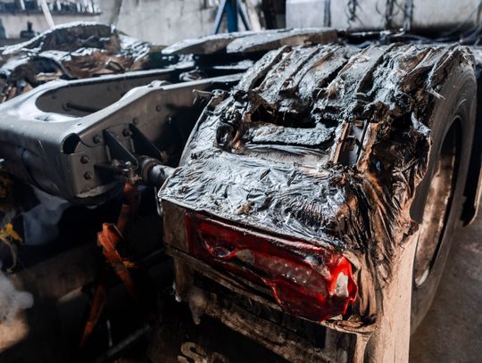 Warsztat w Milejowicach po pożarze (zdjęcia)