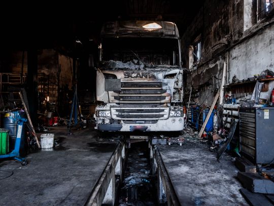 Warsztat w Milejowicach po pożarze (zdjęcia)