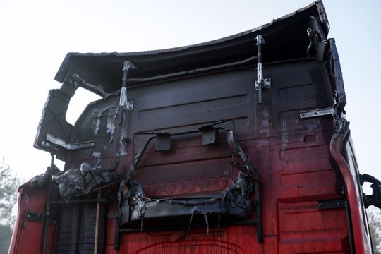 Warsztat w Milejowicach po pożarze (zdjęcia)