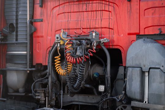 Warsztat w Milejowicach po pożarze (zdjęcia)