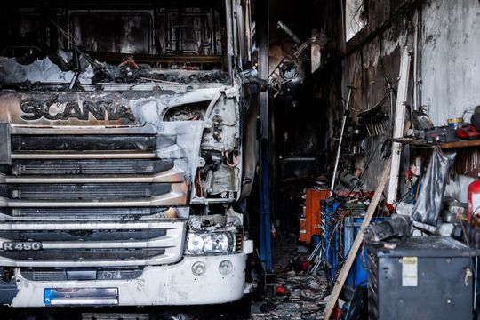 Warsztat w Milejowicach po pożarze (zdjęcia)