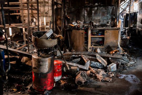 Warsztat w Milejowicach po pożarze (zdjęcia)